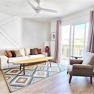 https://brand-new-apartment-in-city-center.adeje-hotels.com